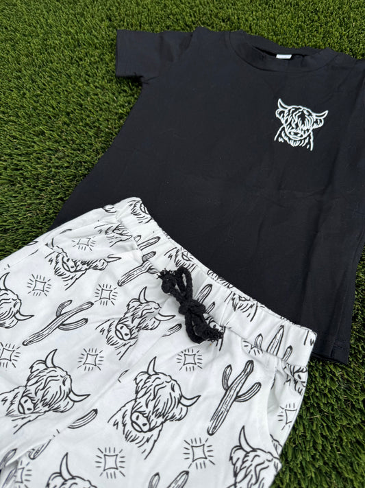 Black & White Highland Cow Print Short and T-shirt Set